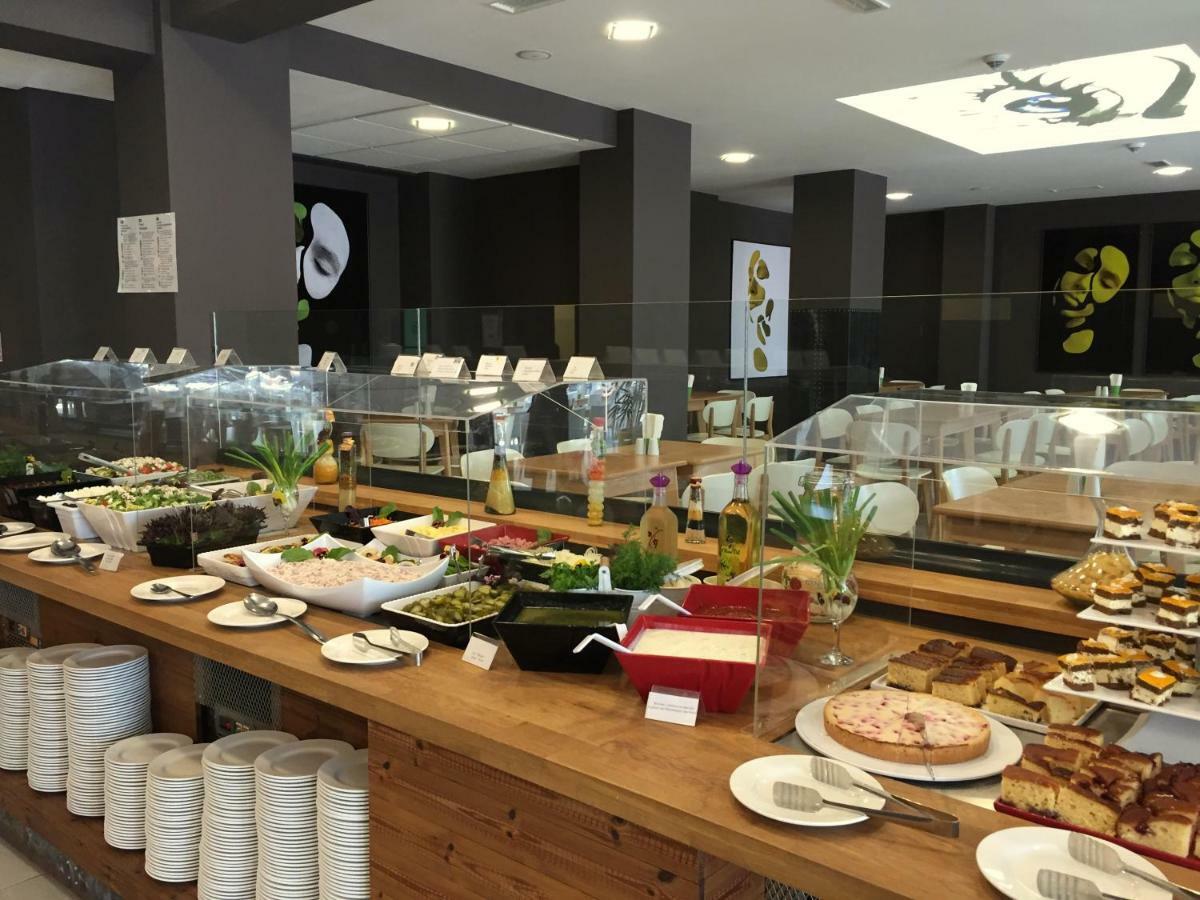 Hotel Gladiola โกลเดน แซนส์ ภายนอก รูปภาพ