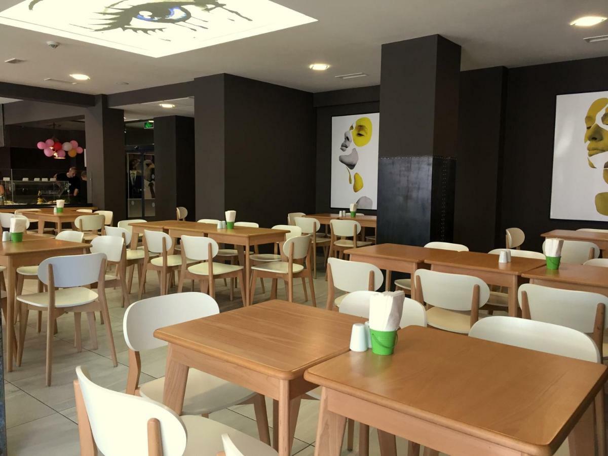 Hotel Gladiola โกลเดน แซนส์ ภายนอก รูปภาพ