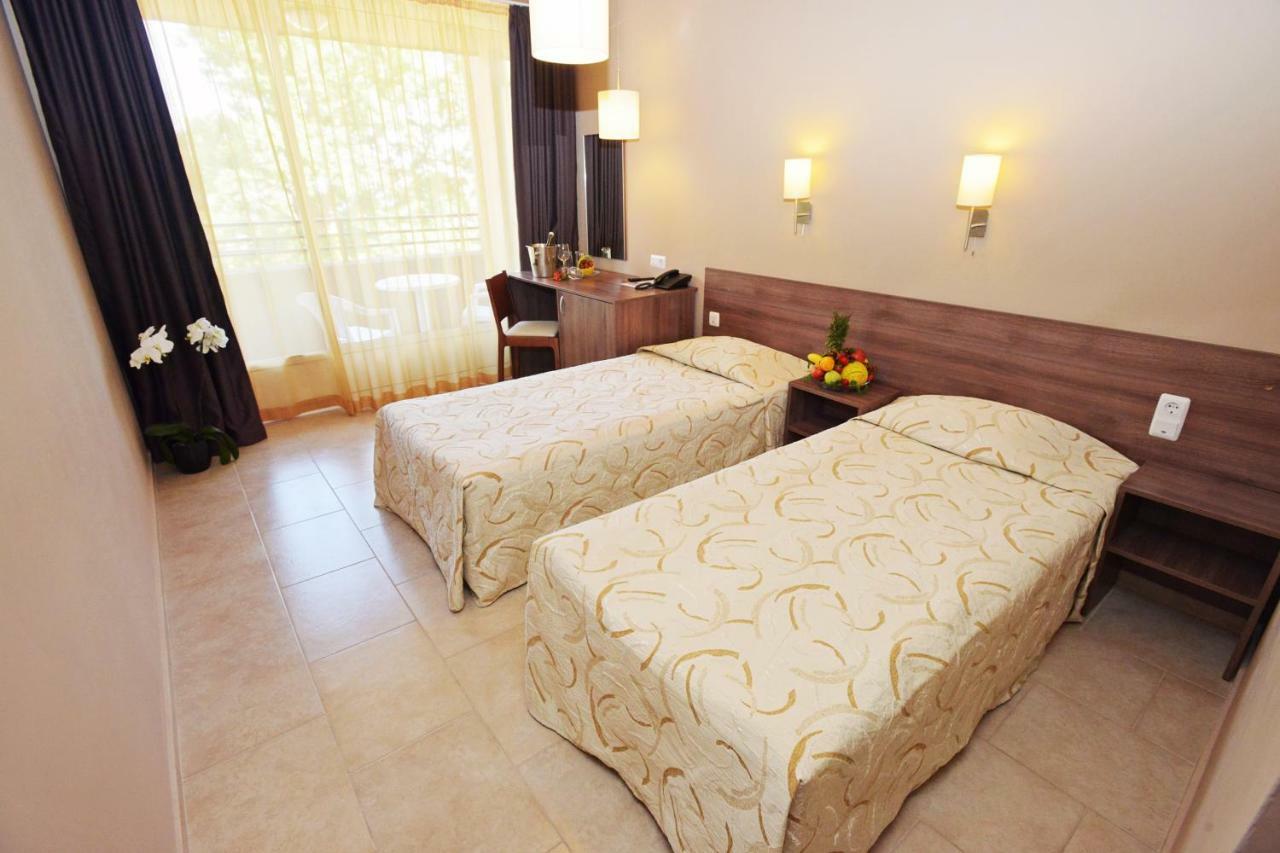 Hotel Gladiola โกลเดน แซนส์ ภายนอก รูปภาพ